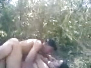 एक काला मुर्गा फुल सेक्सी एचडी वीडियो फिल्म लेता है